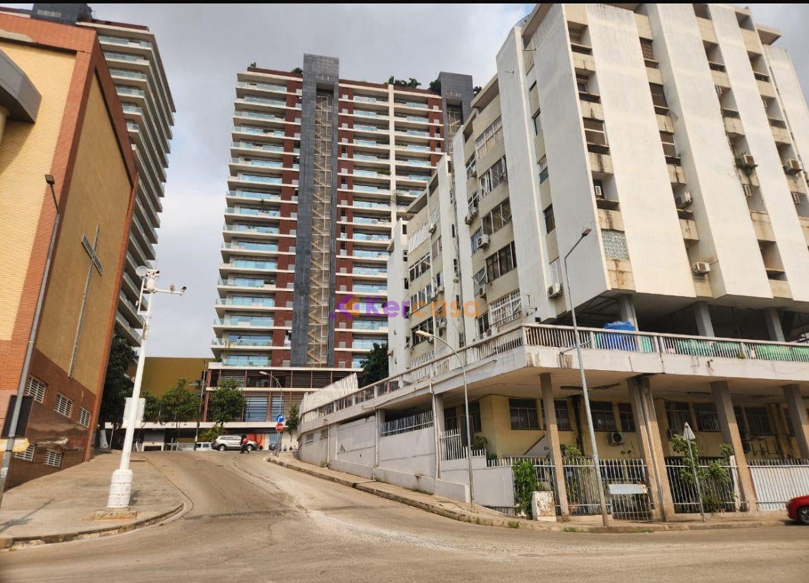 Vivenda V4 duplex no Alvalade 